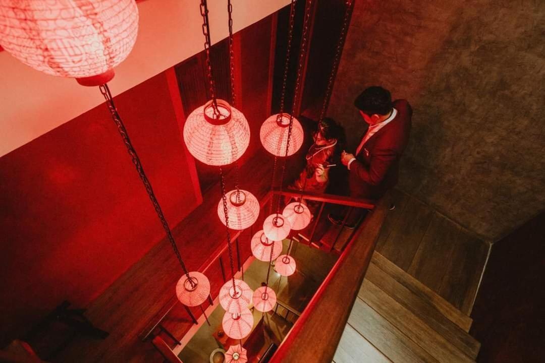 Caiyong Hometel & Cafe'S Studio Бангкок Екстер'єр фото