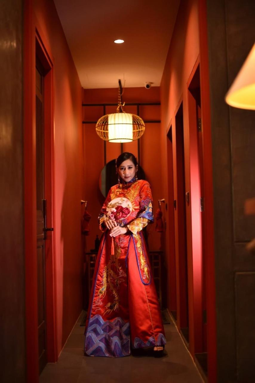 Caiyong Hometel & Cafe'S Studio Бангкок Екстер'єр фото